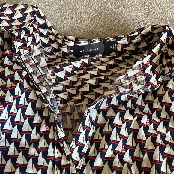 Button down - Picture 2 of 2